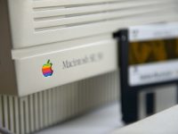 Macintosh machine vlc player, mac desktop, video playback